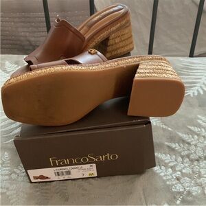 Franco Sarto almost new brown sandal